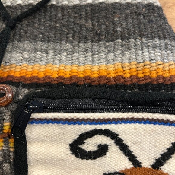 Boho ARTESANIAS Multi-Color Fully Lined Handwoven Wool Backpack Ecuador - Picture 6 of 11